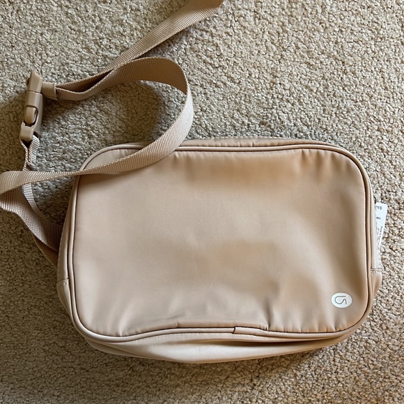 GAP Handbags - NWT Gap Belt Bag